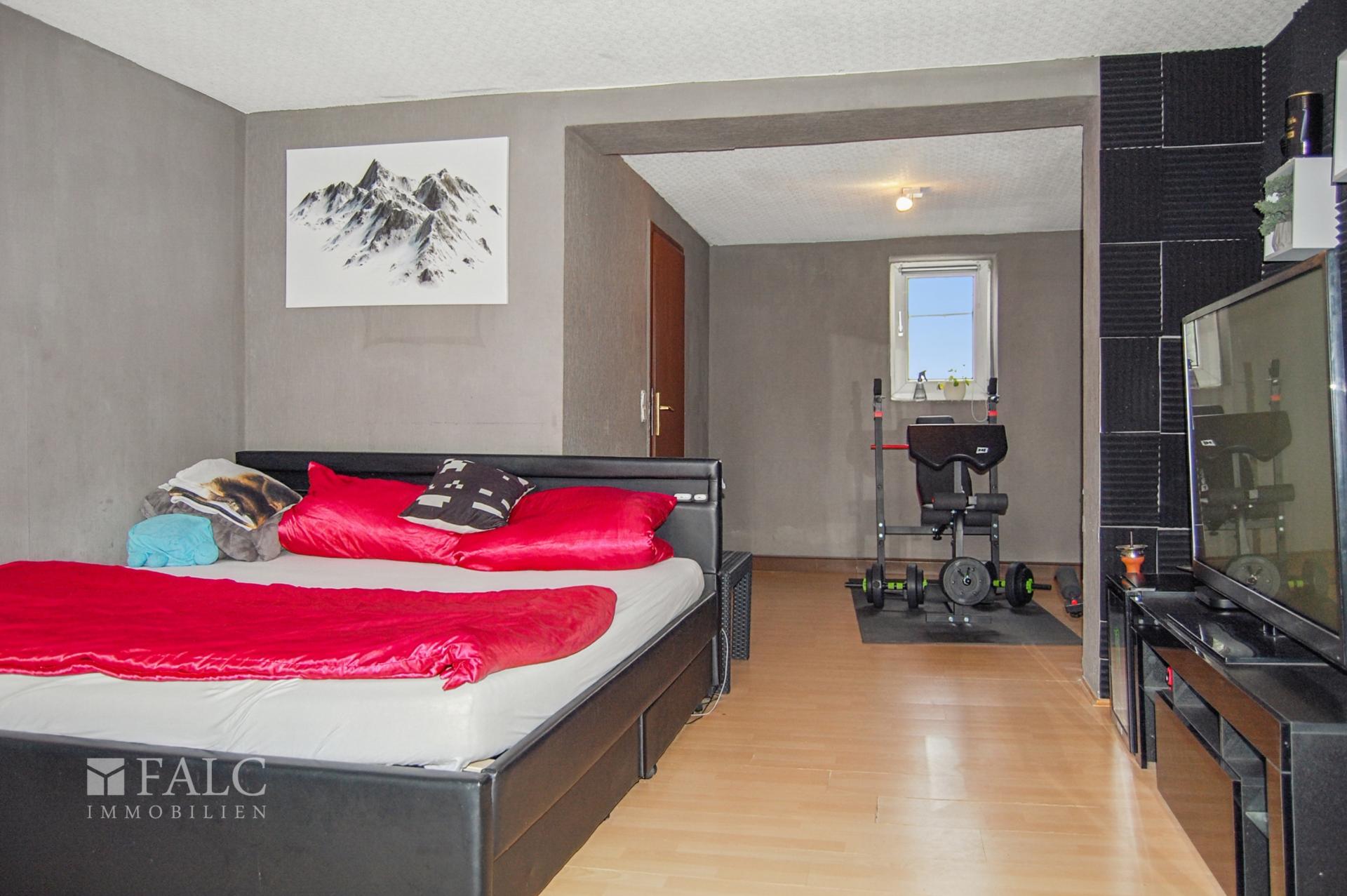 Schlafzimmer hinten_1.OG